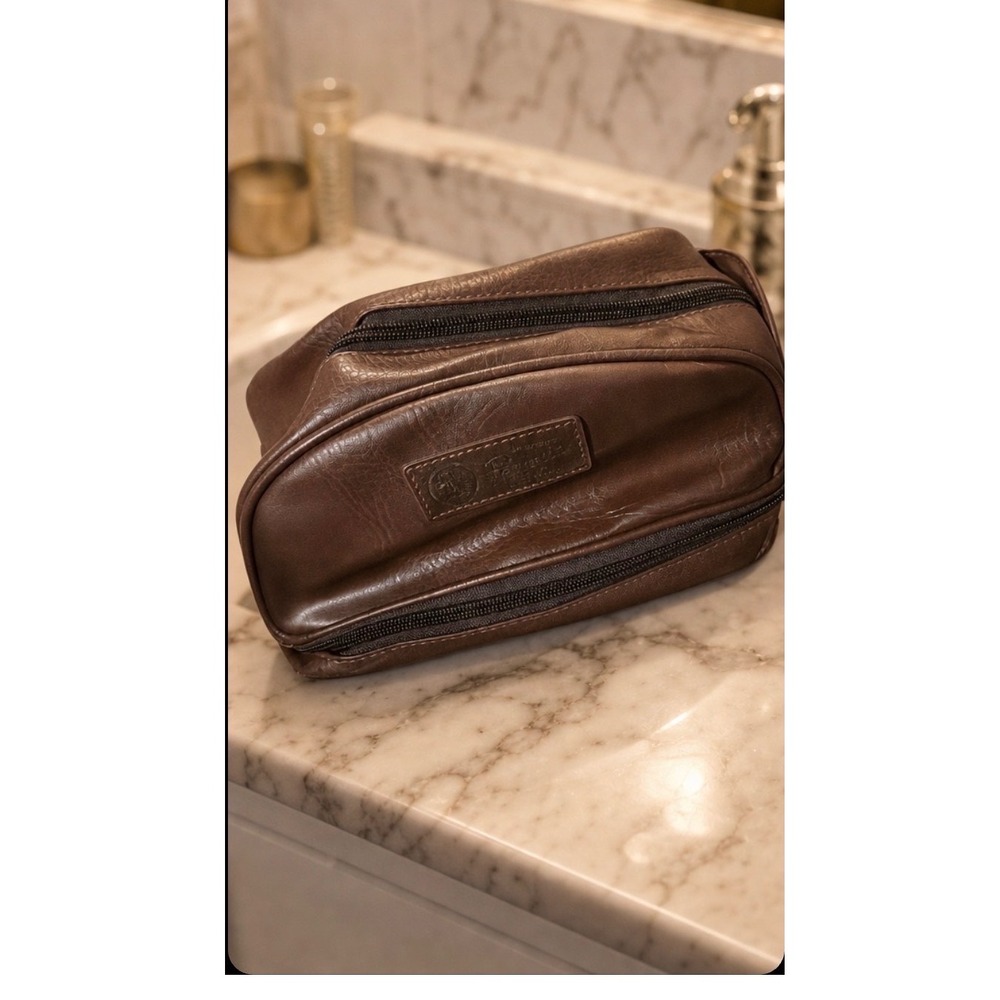 Original Penguin  Faux Leather Dopp Kit Toiletry Bag Munsingwear Travel Case